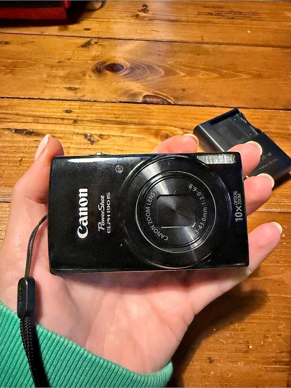 Canon PowerShot ELPH 190 Black Digital Camera